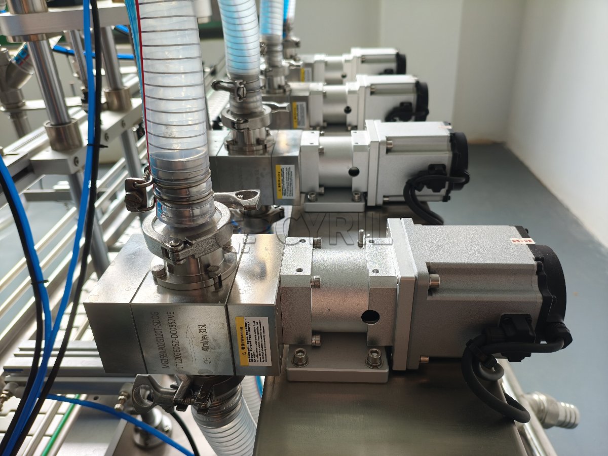 Four-head gear pump filling machine