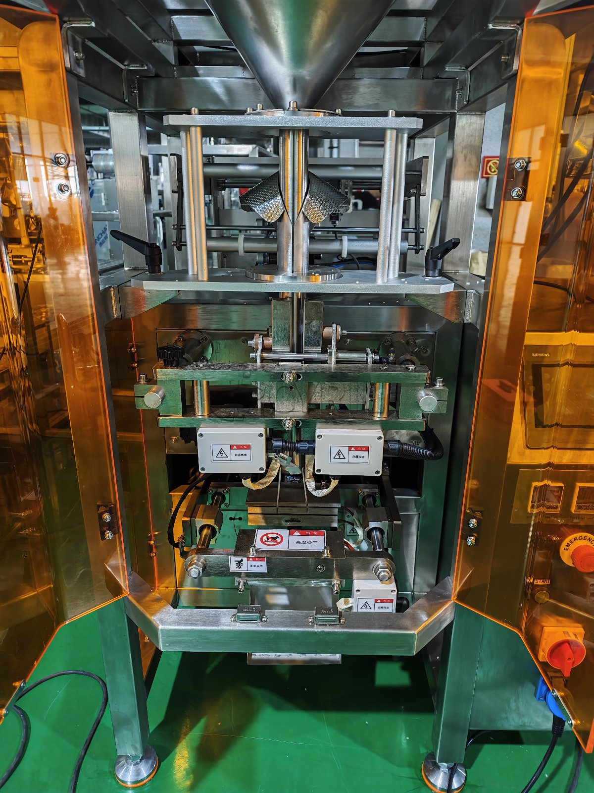 Combination weigher paired with a 340 collar-type packaging machine.