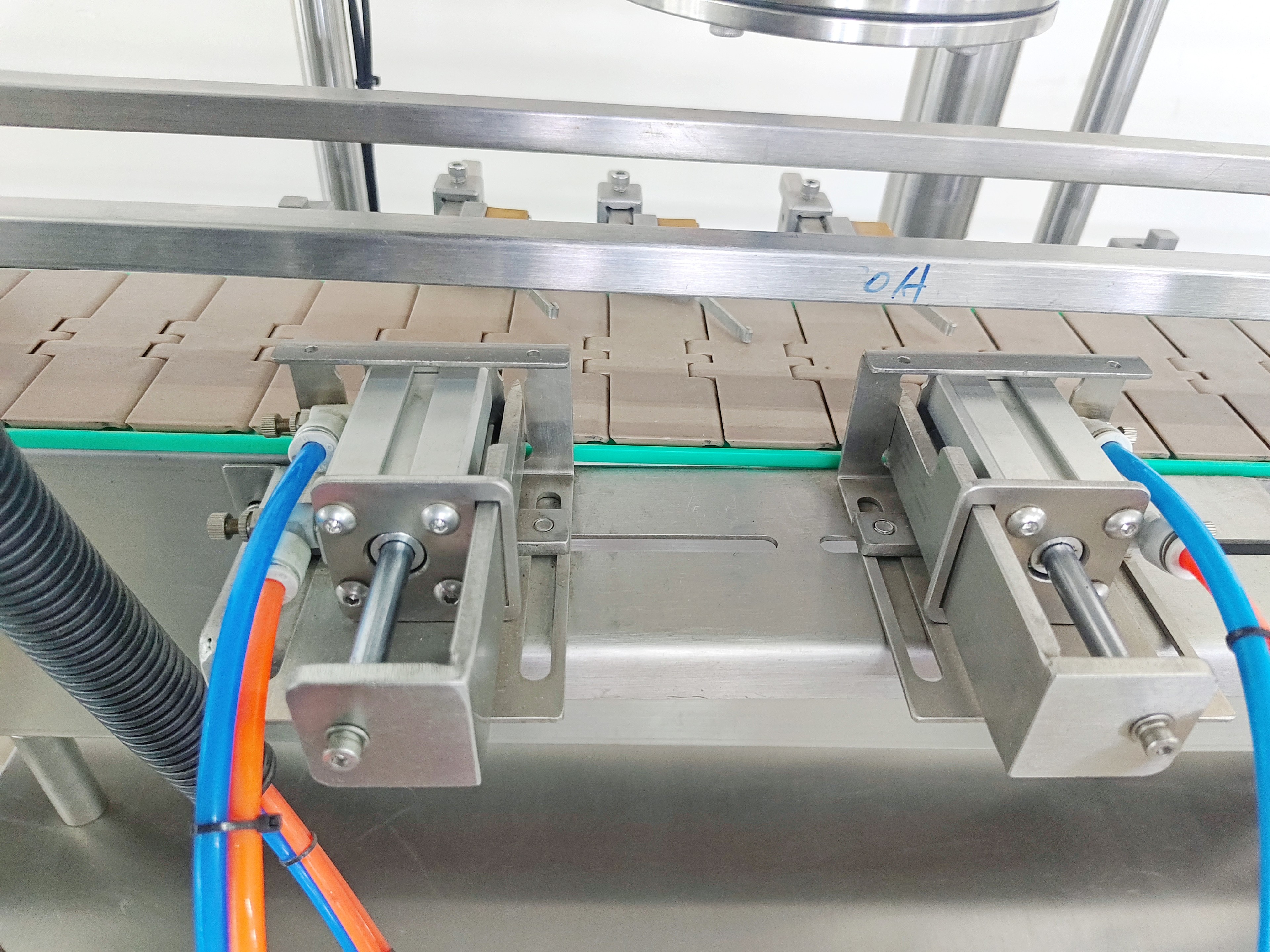 Automatic Vacuum Capping Machine for Glass Bottles