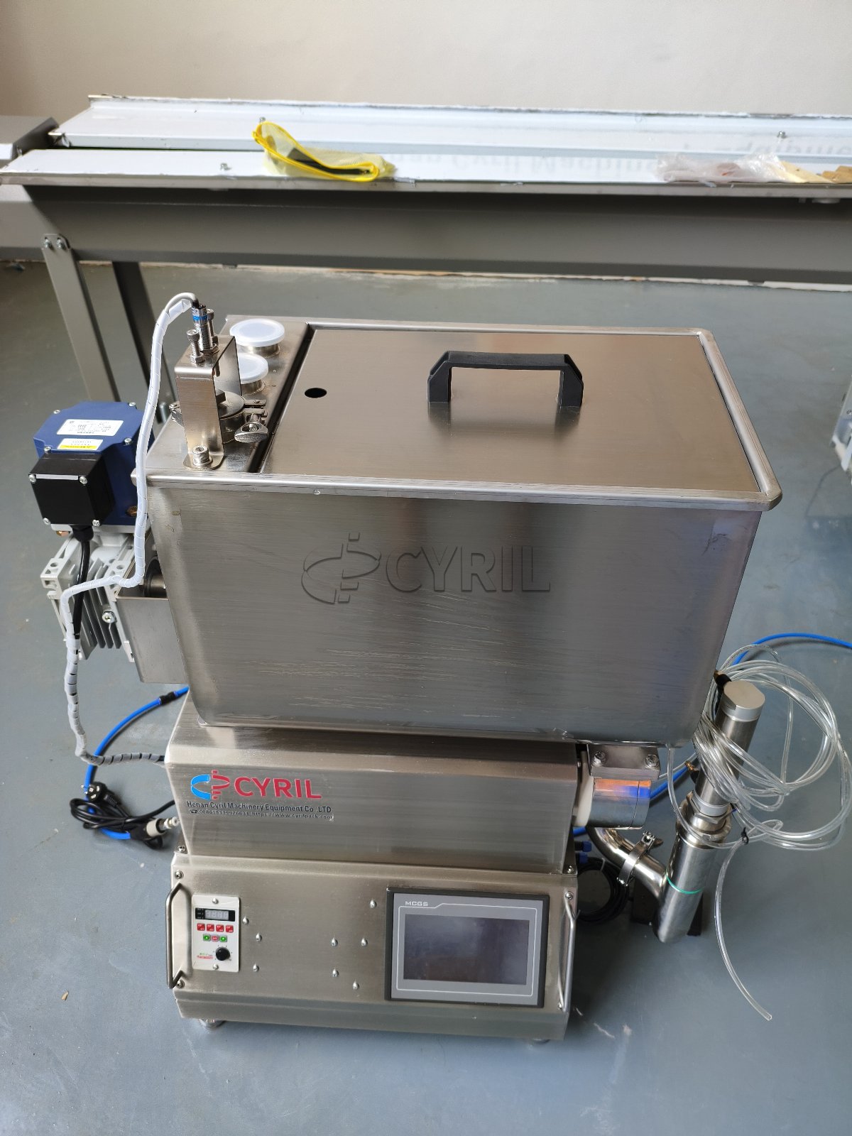 Single-head lobe pump paste filling machine