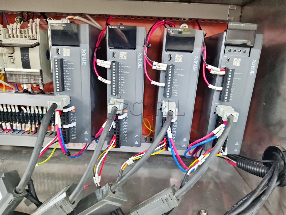 Customized Servo-Driven Four-Wheel Capping Machine