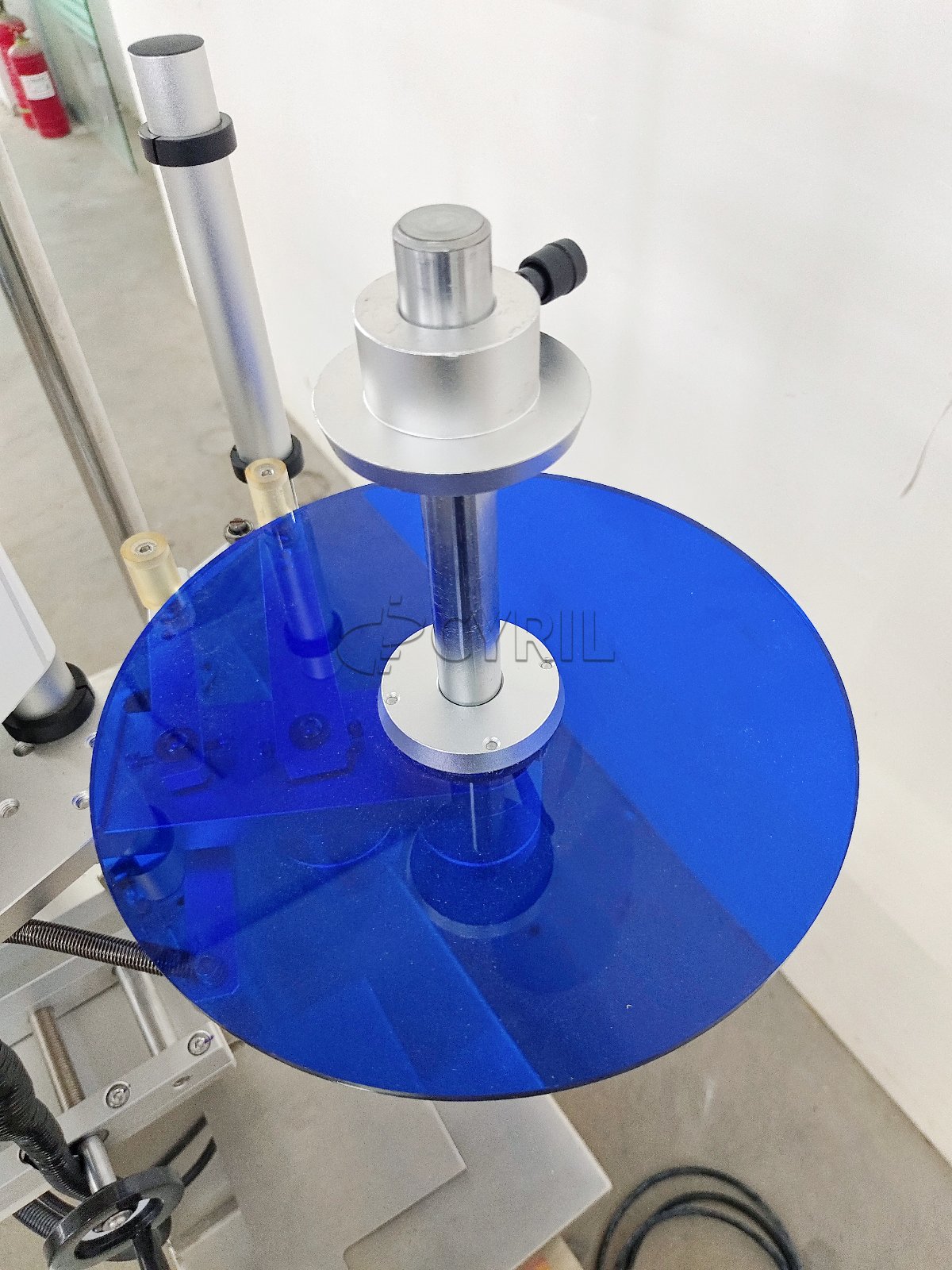 Single-side labeling machine for production lines