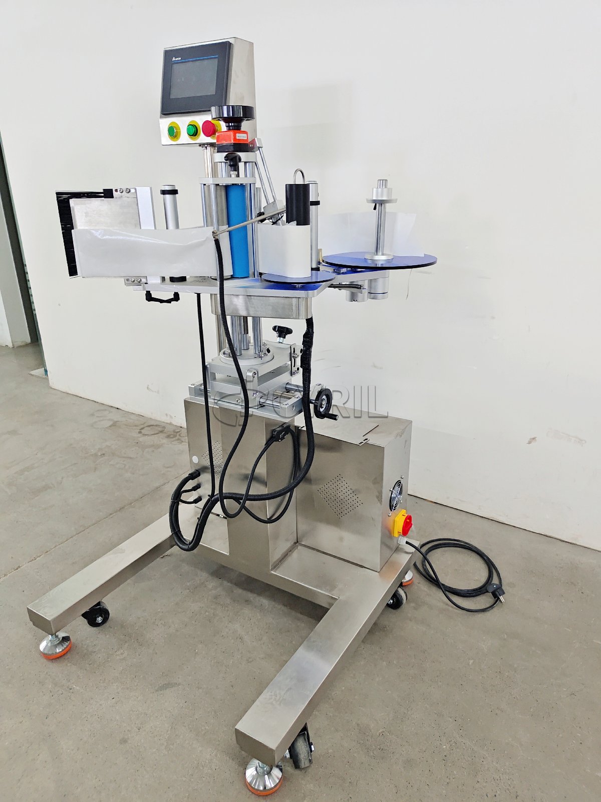 Single-side labeling machine for production lines