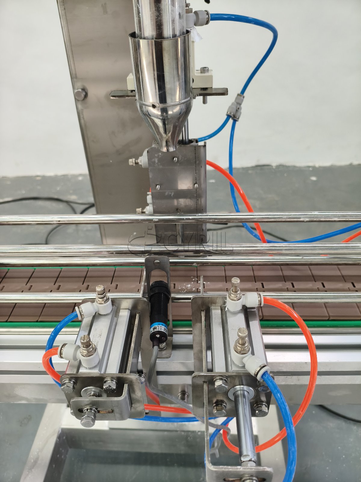 Semi-automatic powder filling machine
